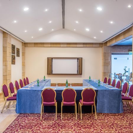 Hotel Crowne Plaza Amman By Ihg Exterior foto Meeting room
