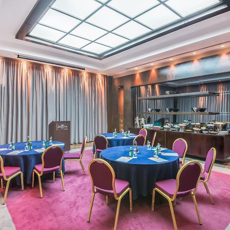 Hotel Crowne Plaza Amman By Ihg Exterior foto Meeting room