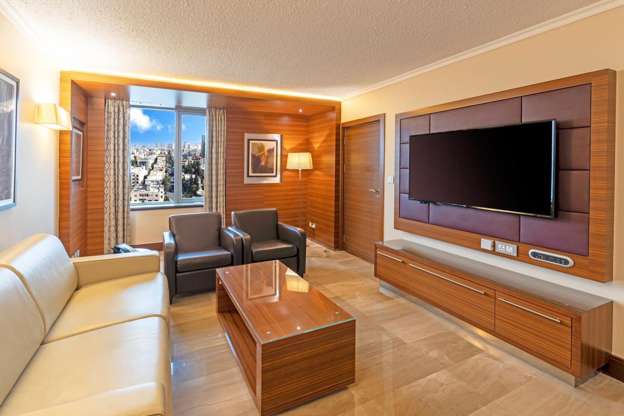 Hotel Crowne Plaza Amman By Ihg Exterior foto