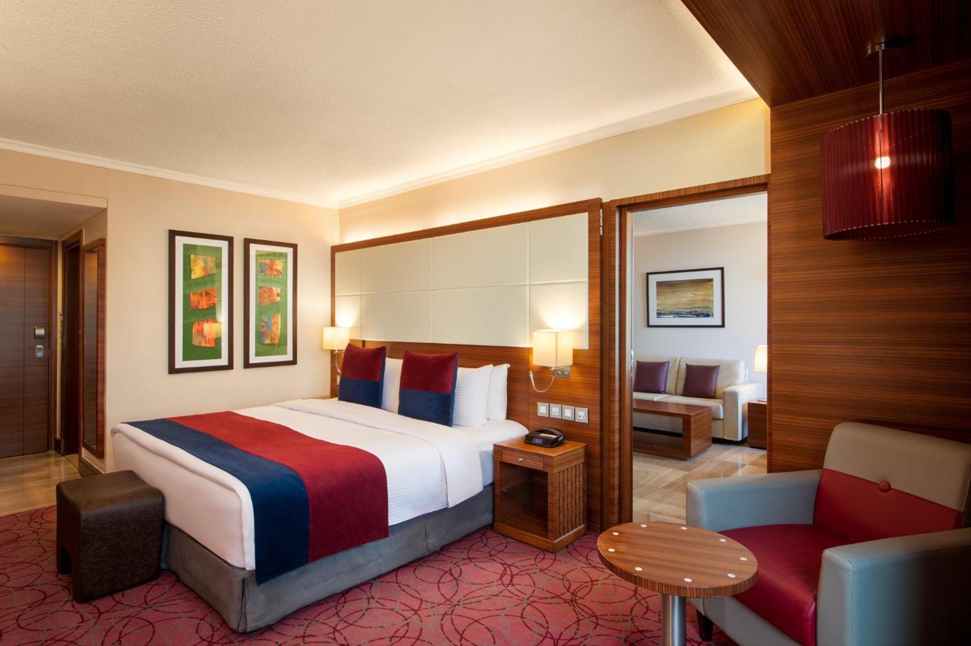 Hotel Crowne Plaza Amman By Ihg Exterior foto
